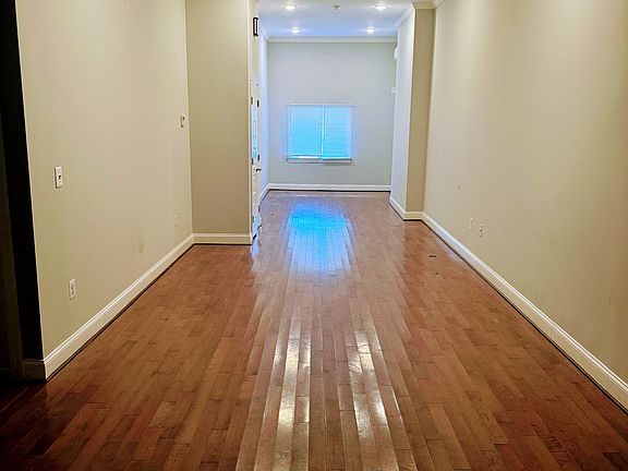 3rd image of 133 E North Ave #1