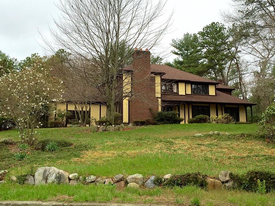 1st image of 21 Randall Farm Dr