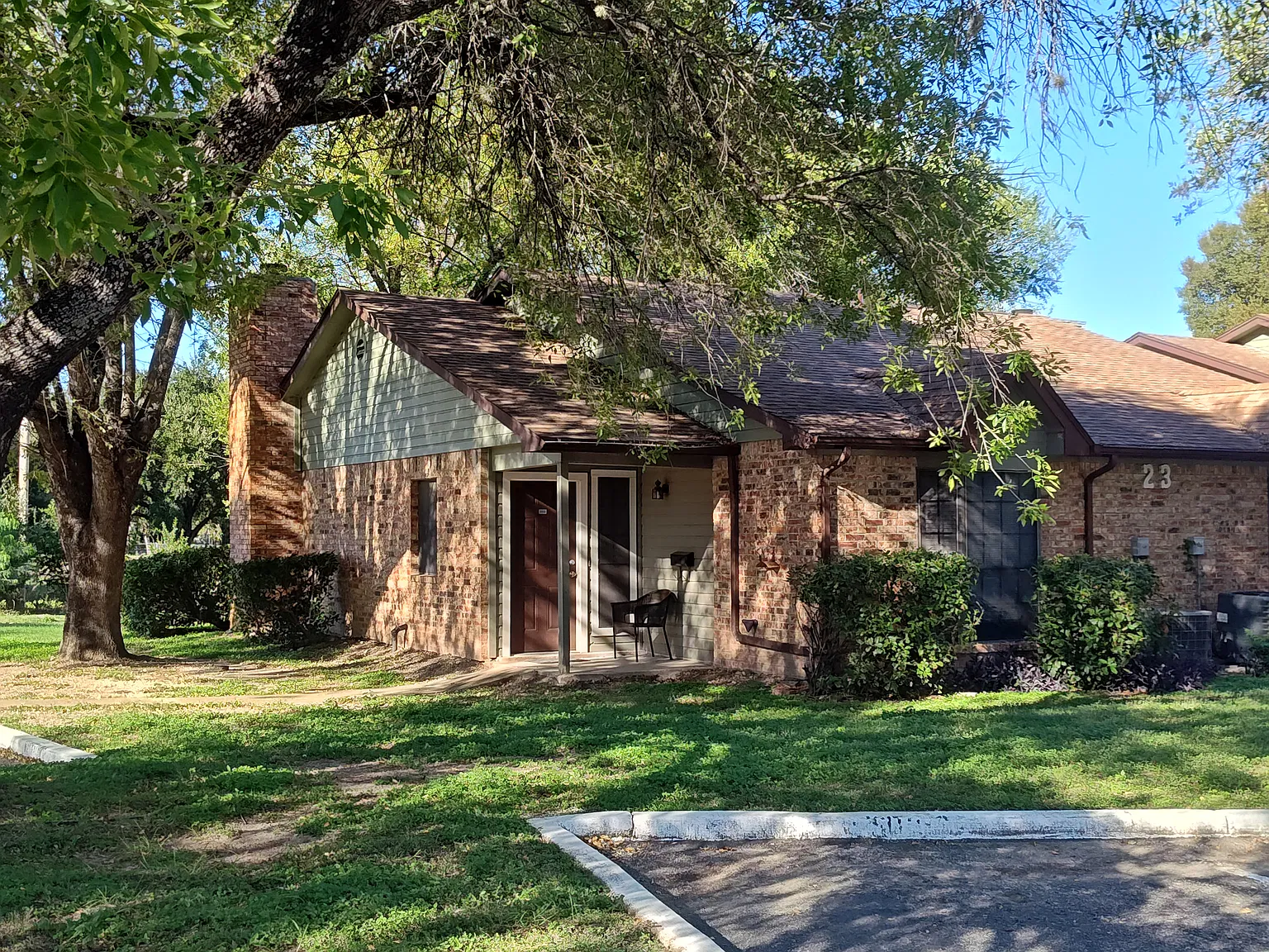 1 bed, 743 sqft, $1,199 — Photo 1