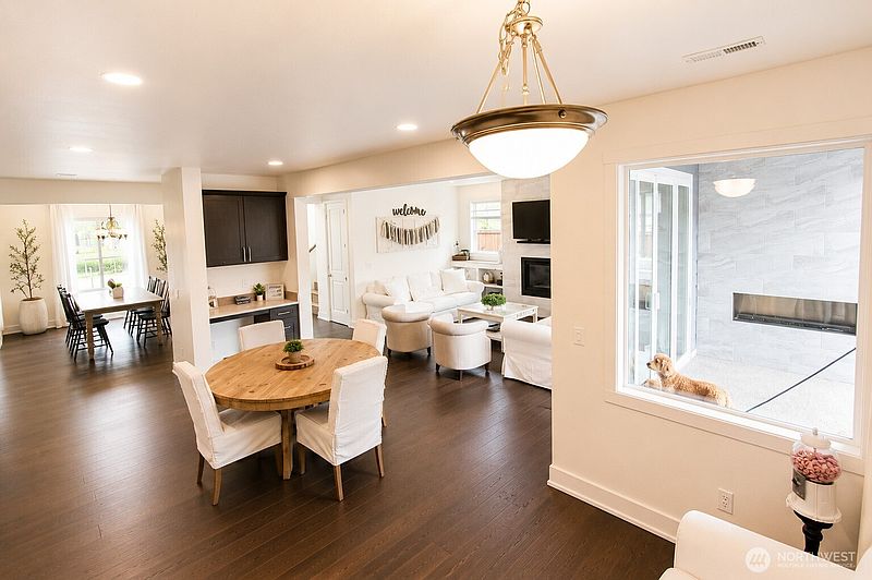 4th image of 3842 Apollo Way