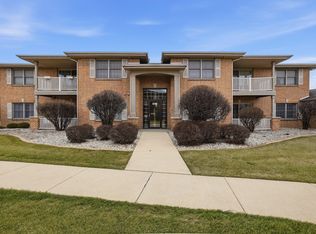 9735 Wildwood Ct Unit 1-B, Highland, IN
