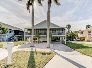 240 Nature View Ct, Fort Myers Beach, FL 33931