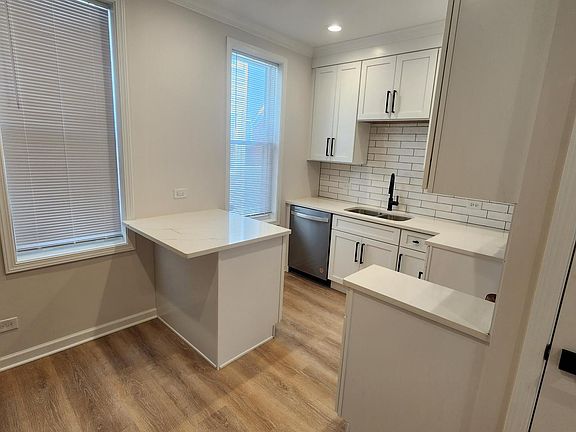 5th image of 1622 W Wabansia Ave