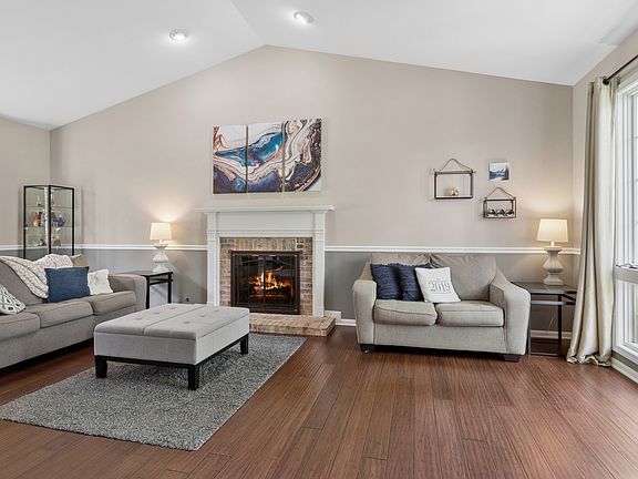 5th image of 550 Rose Ln