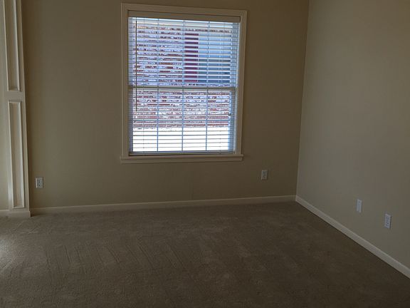 4th image of 122 Castle Pines Dr