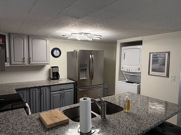 4th image of 102 Pier B