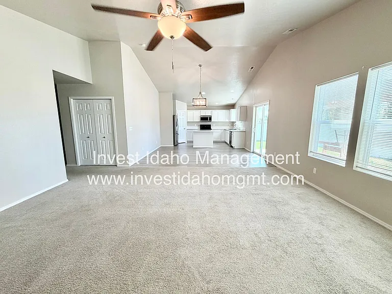 1441 W Sahara Dr — Photo 6