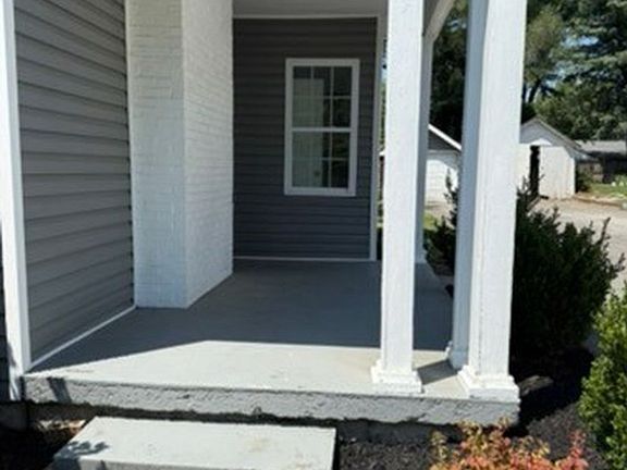 3rd image of 335 E Eastland St