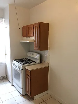 Rented by Metroline Realty | media 13