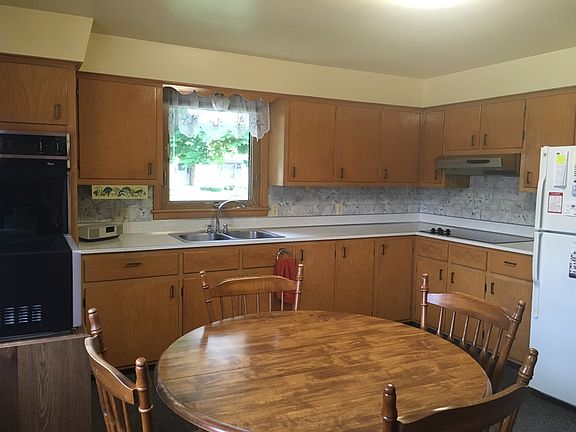 4th image of 111 E Cedar St