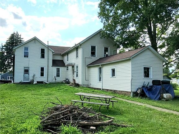 4th image of 199 Middle St