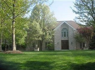 28099 Red Raven Rd, Pepper Pike, OH 44124