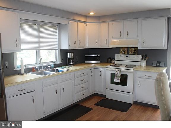3rd image of 3061 Swamp Rd