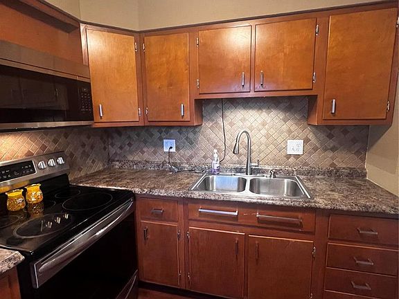 3rd image of 7410 Hazelcrest Dr APT C