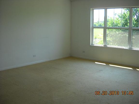 3rd image of 1866 N Crenshaw Cir