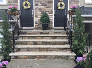 211 Presentation Cir, Staten Island, NY 10312