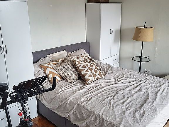 4th image of 823 E 147th St APT 42