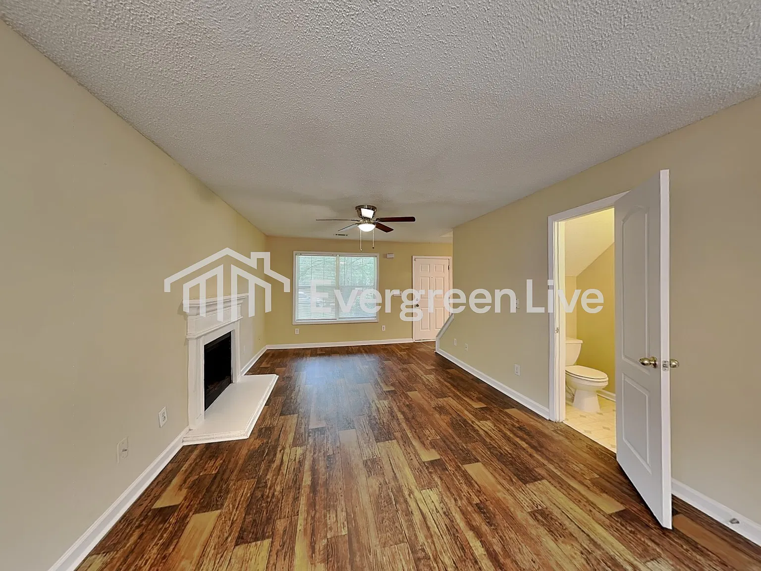3 bed, 2.5 bath, 1456 sqft, $1,645 — Photo 3