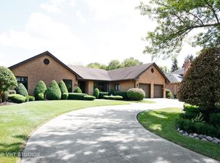 335 Hambletonian Dr, Oak Brook, IL