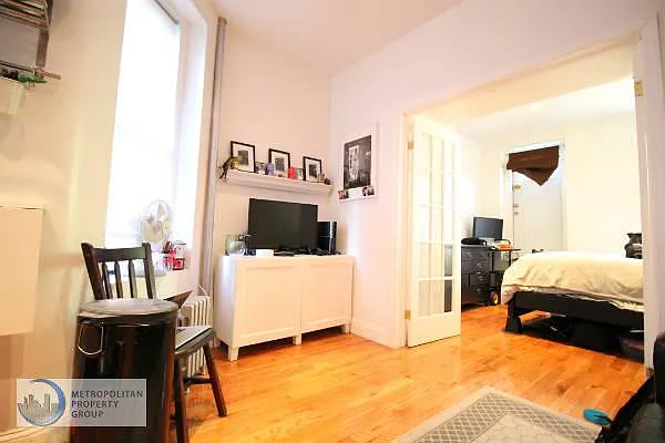 Rented by Metropolitan Property Group | media 21