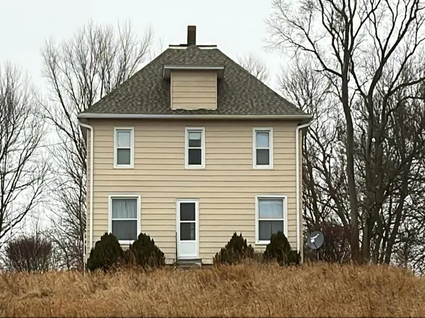 10793-2125 North Ave, Wyanet, IL 61379