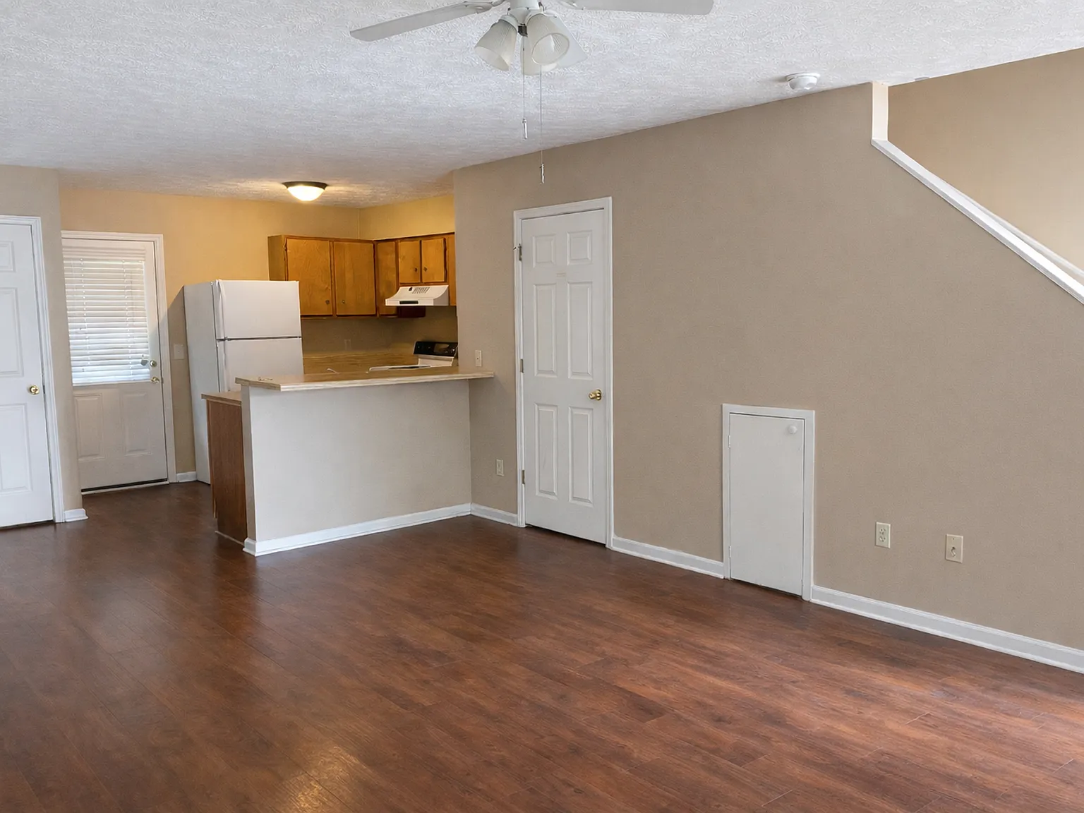 2 Bed 1.5 Bath Townhomes — Photo 3