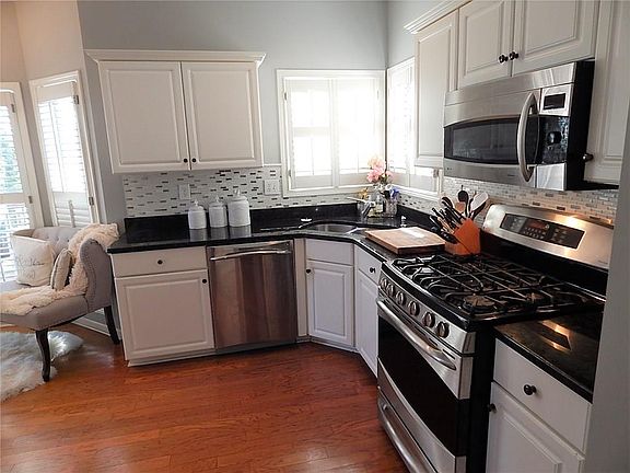 5th image of 2150 Berryhill Cir SE