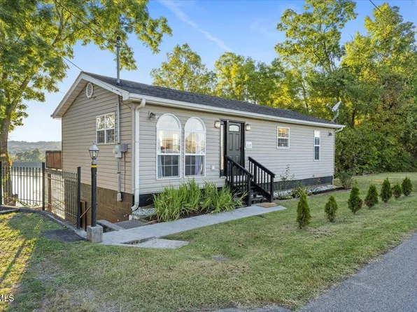 941 S Austin Springs Rd, Johnson City, TN 37601