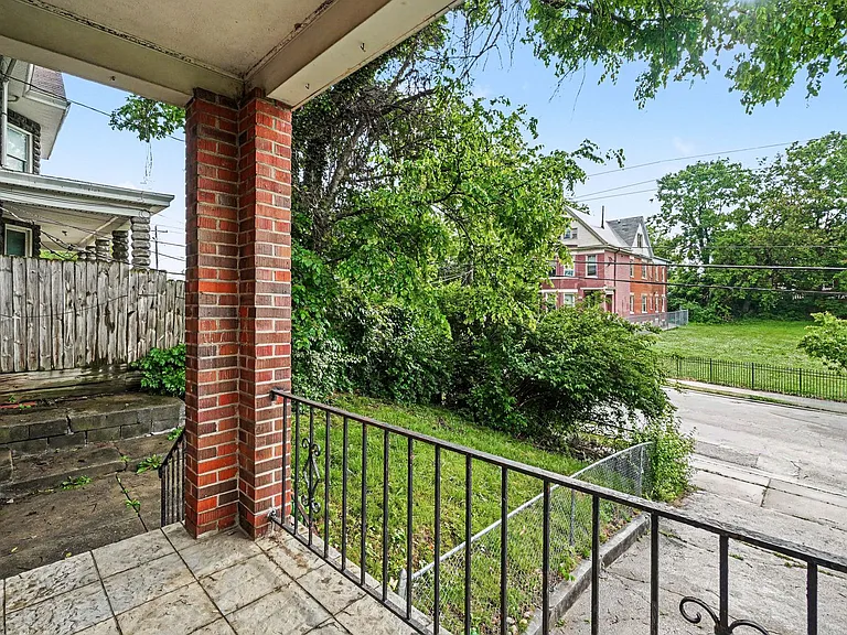 937 Grand Ave — Photo 20