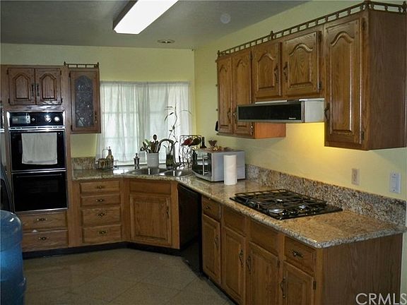 5th image of 2103 S Plum Ave
