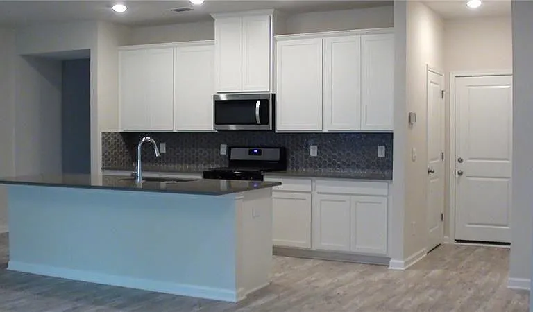 1174 Arrowlake Rd — Photo 10