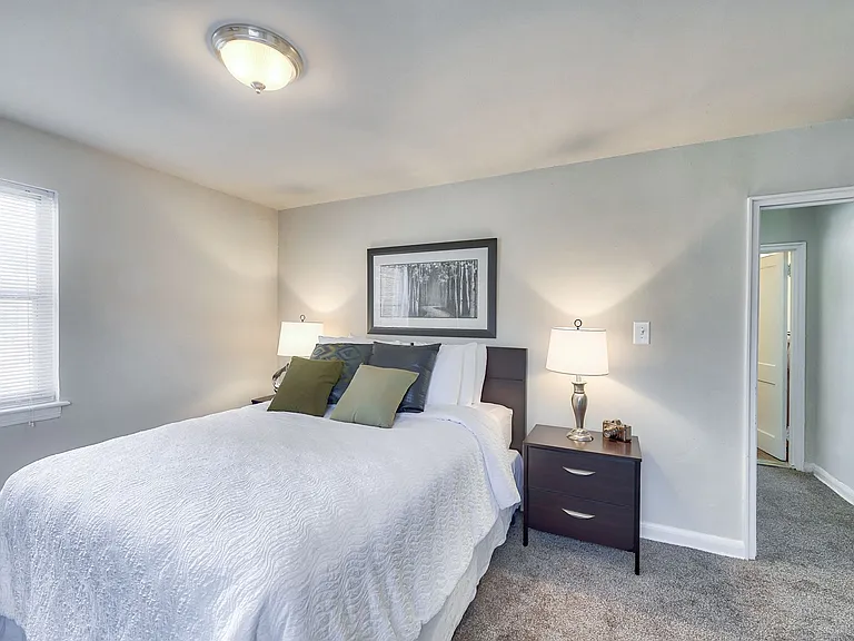 Maplewood Apartments — Photo 3