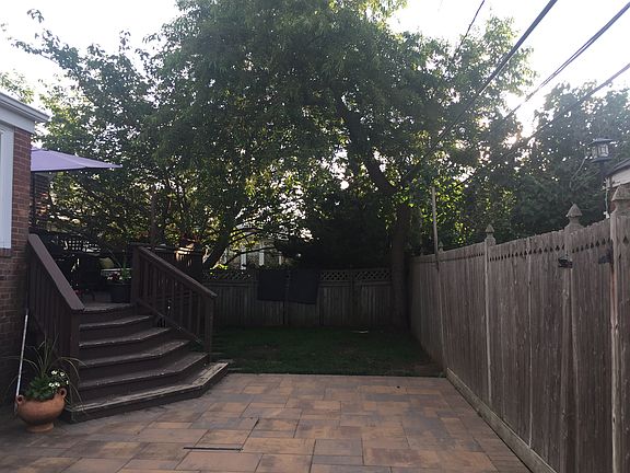 2nd image of 419 W Beech St