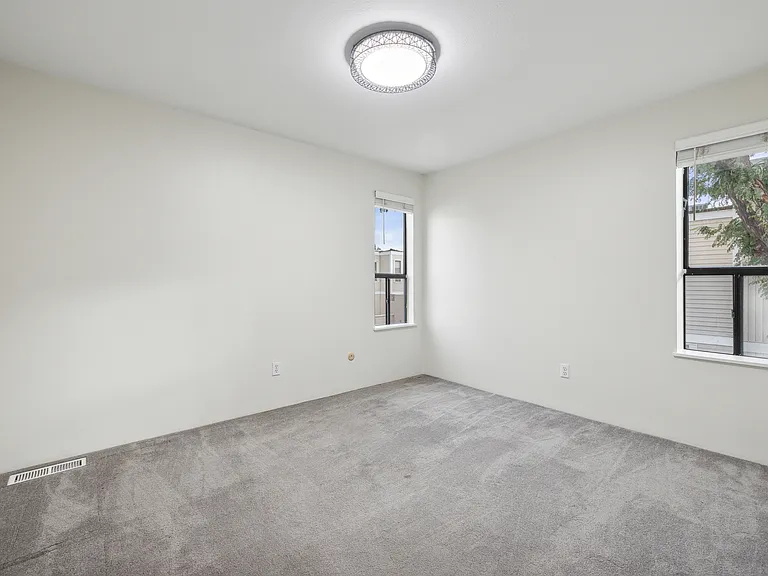 1050 S Monaco Pkwy #84 — Photo 17