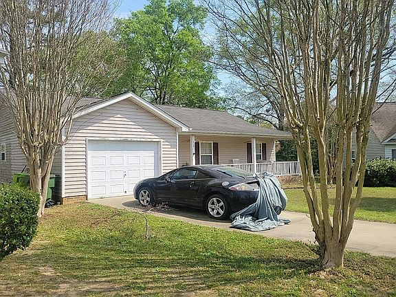 3rd image of 319 Turning Leaf Dr