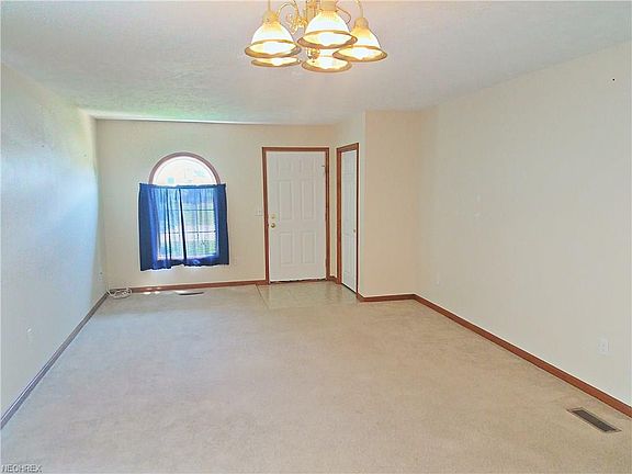 3rd image of 4412 Charles Dr