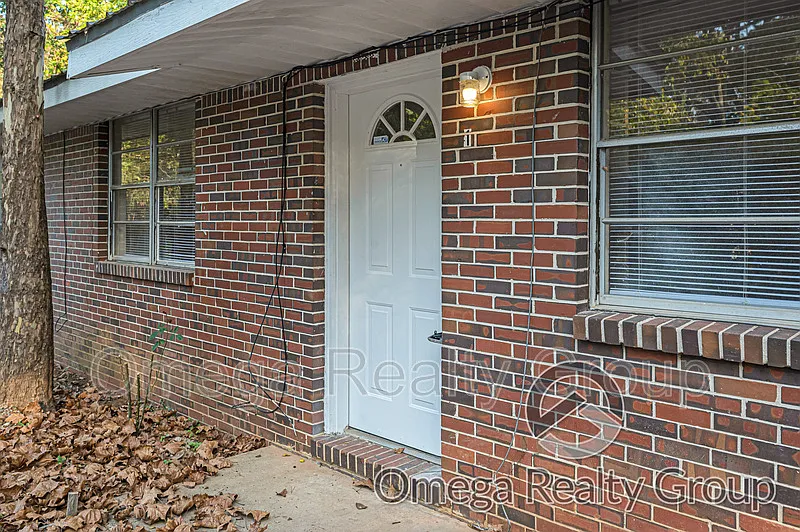 2 bed, 1.0 bath, 930 sqft, $1,125 — Photo 2