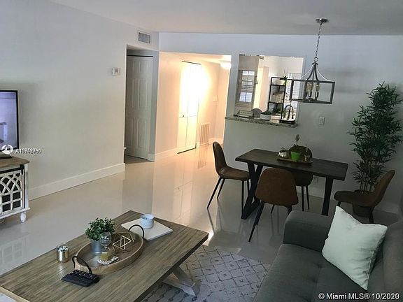 4th image of 403 SW 148th Ave APT 6B