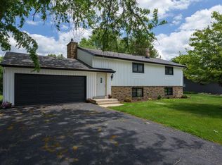 2941 Chapel Ln, Racine, WI 53406