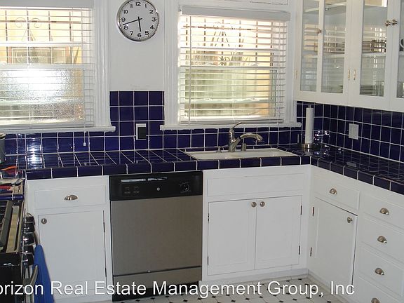 4th image of 741 S Detroit St APT 2