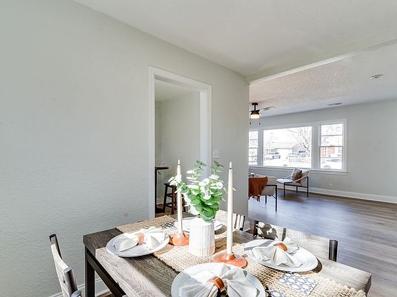 5th image of 3009 E Maplewood Dr