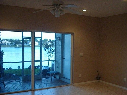 3rd image of 717 SW 122nd Ave
