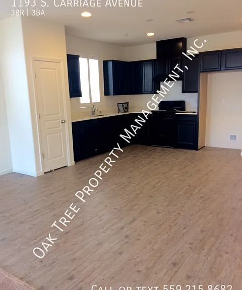 1193 S Carriage Ave — Photo 7