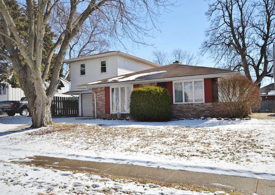 1st image of 2105 Manitou Dr