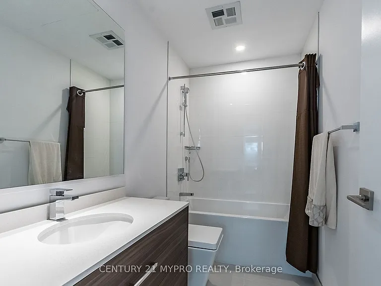 488 University Ave #2010 — Photo 9