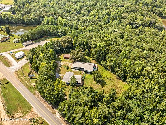 2nd image of 2816 Red Hill Rd