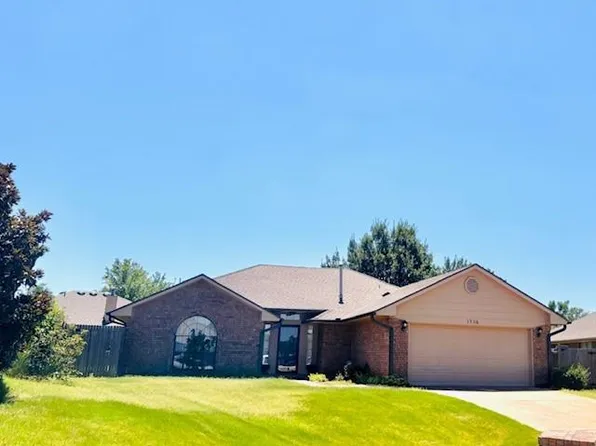 1716 Glacier Ln, Edmond, OK 73003