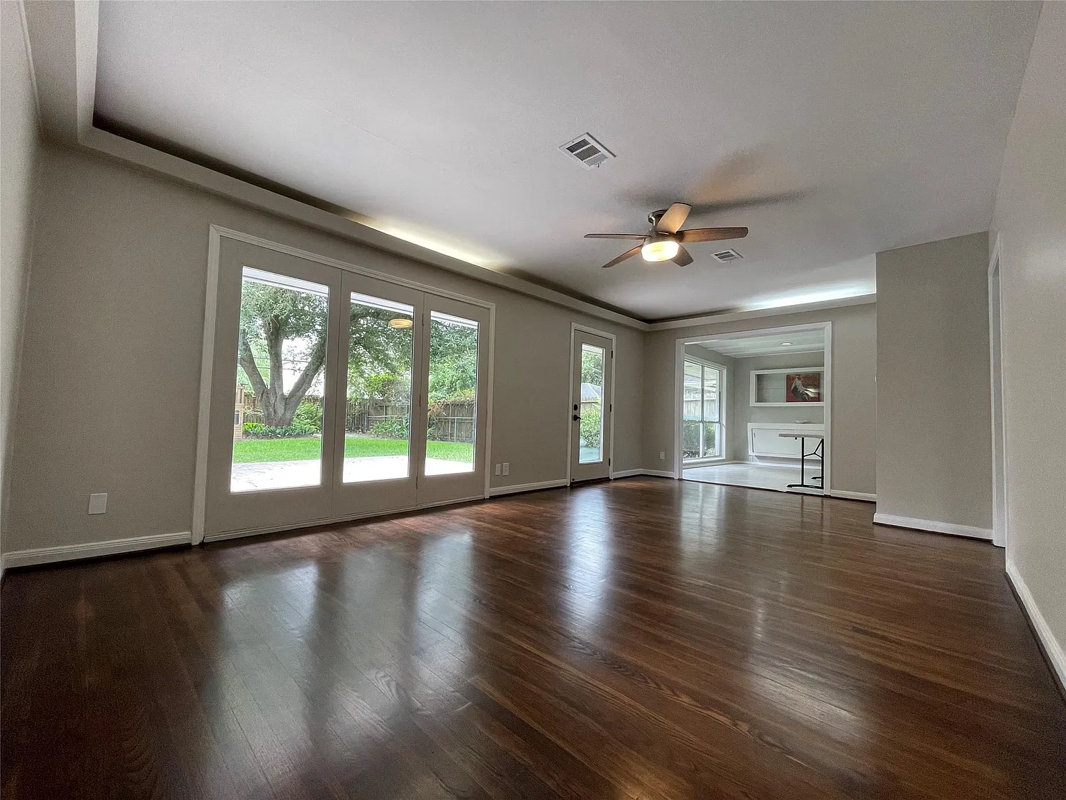 3 bed, 2.0 bath, 1685 sqft, $2,700 — Photo 2