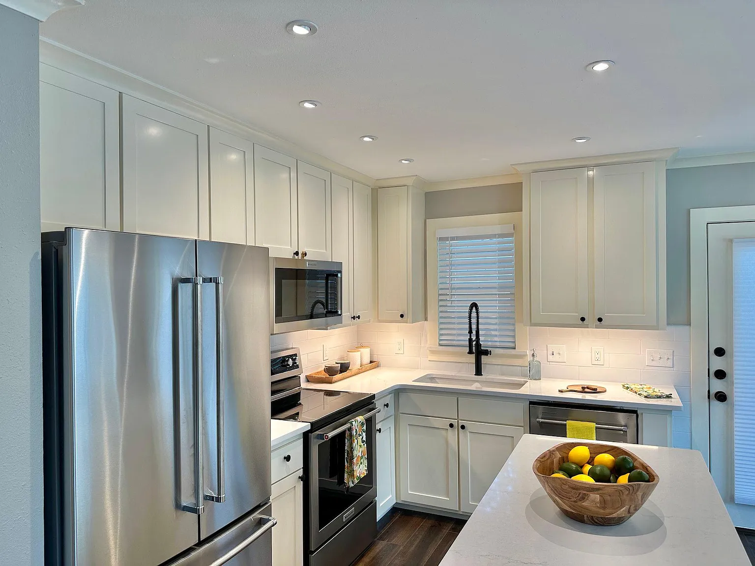 3 bed, 1100 sqft, $3,750 — Photo 1