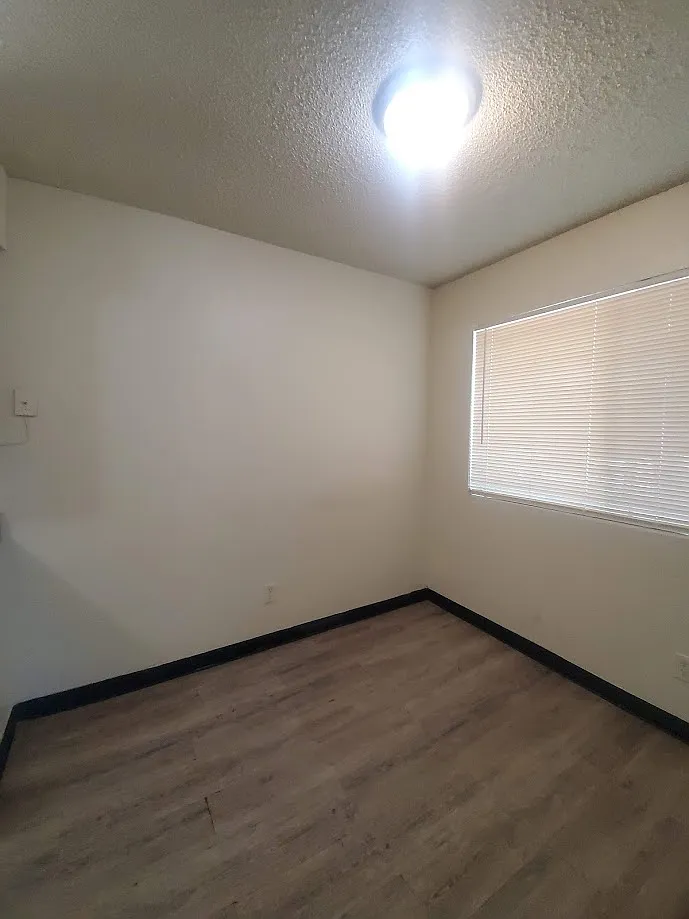 3 bed, 1050 sqft, $1,695 — Photo 4